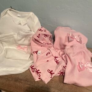 Pink/White/Bow Infant Onesie Set
